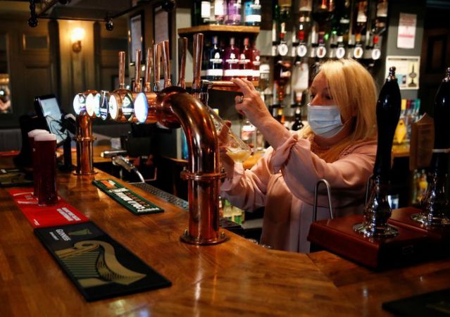 Incepind cu 14 octombrie 2020 se vor închide puburile din anumite părți ale Angliei