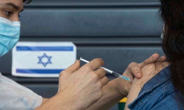Sondaj: Jumătate dintre israelieni nu vor să facă a treia doză de vaccin