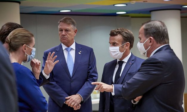 Iohannis a reapărut în viața publică supărat fiind și pe PNL și pe USR