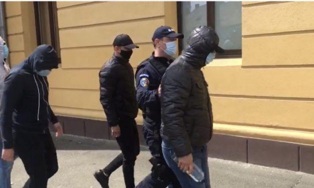 25 de polițiști de la IPJ Sibiu anchetați, 13 reținuți acuzați de peste 100 de fapte de luare de mită