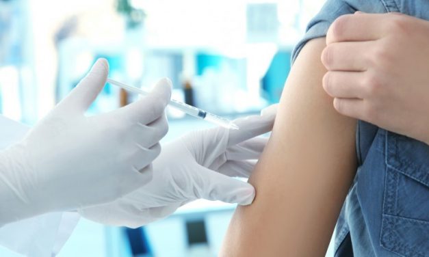 10.000 de cadre medicale nevaccinate din Grecia riscă suspendarea. De a 1 septembrie vaccinarea e obligatorie pentru acestea