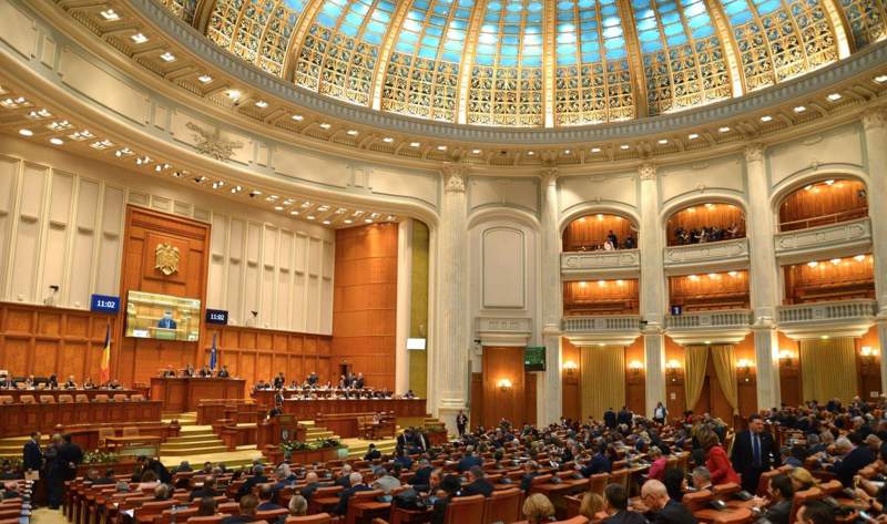 Legea educației sexuale în școli a fost votată în plenul Senatului; Biserica Ortodoxă ia atitudine