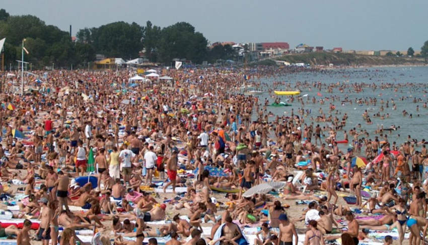 Restricţiile din Grecia şi Turcia au impulsionat rezervările pe litoralul românesc pentru luna septembrie