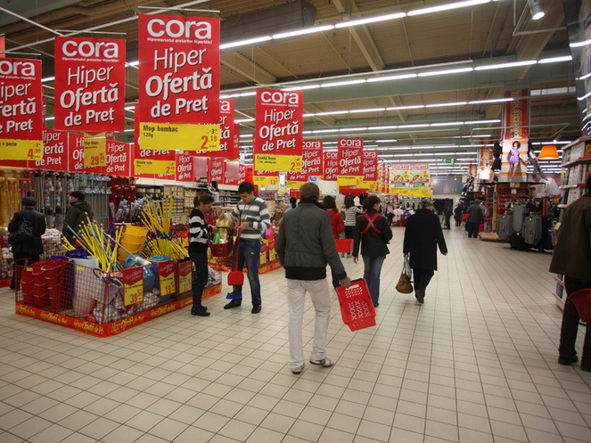 ANPC controlează la comandă Cora și Auchan, amenințând cu închiderea magazinelor; cauza reală-certificatul verde