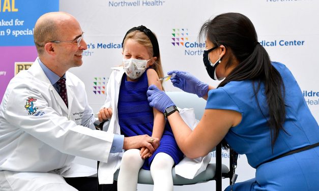 Cine câștigă din vaccinarea covid a copiilor?