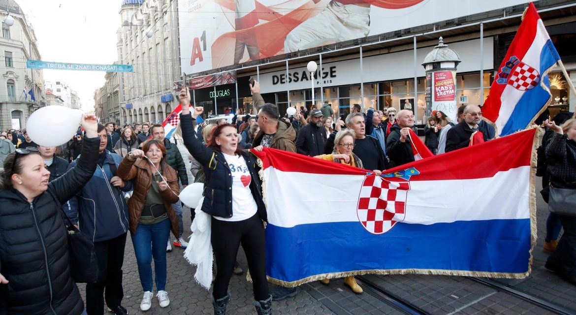 In Croația s-au strans destule semnaturi pentru referendum impotriva certificatelor verzi