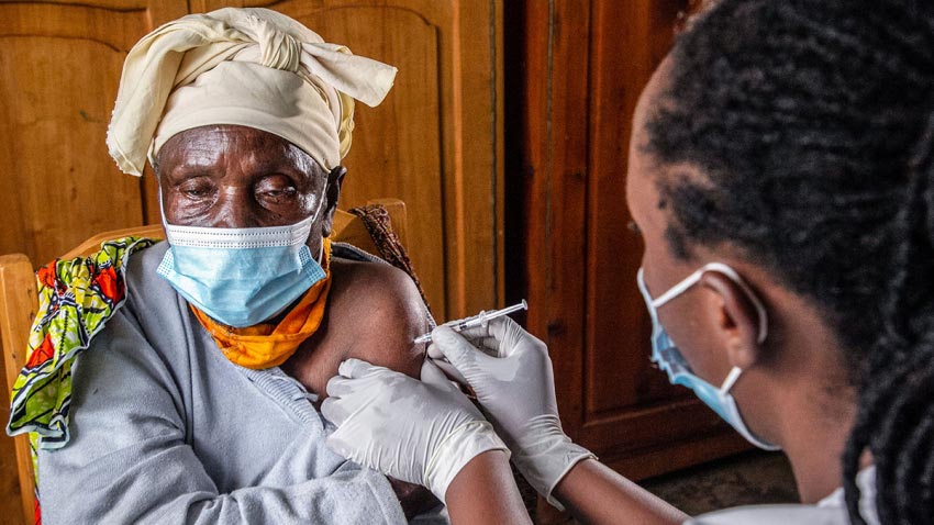 Rwanda a trecut la vaccinarea forțată împotriva COVID