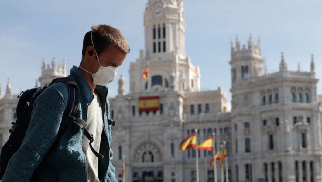 Spania va trata boala Covid-19 similar gripei, înregistrând doar cazurile grave