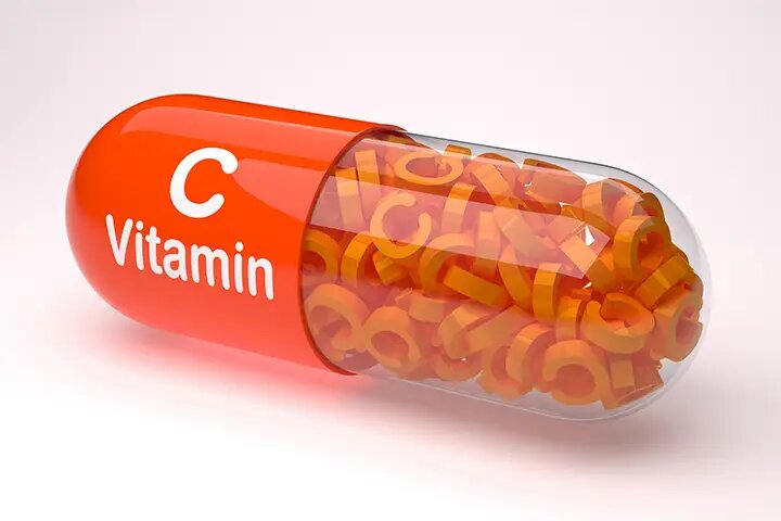 12 studii arată că vitamina C funcționează in tratamentul COVID-19