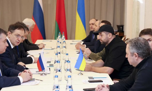 Rusia reduce activitatea militară în apropierea capitalei Ucrainei