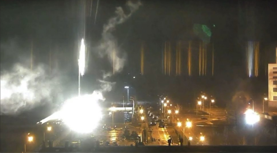 Incendii puternice la centrala nucleară Zaporizhzihia din Ucraina, bombardată de forțele ruse