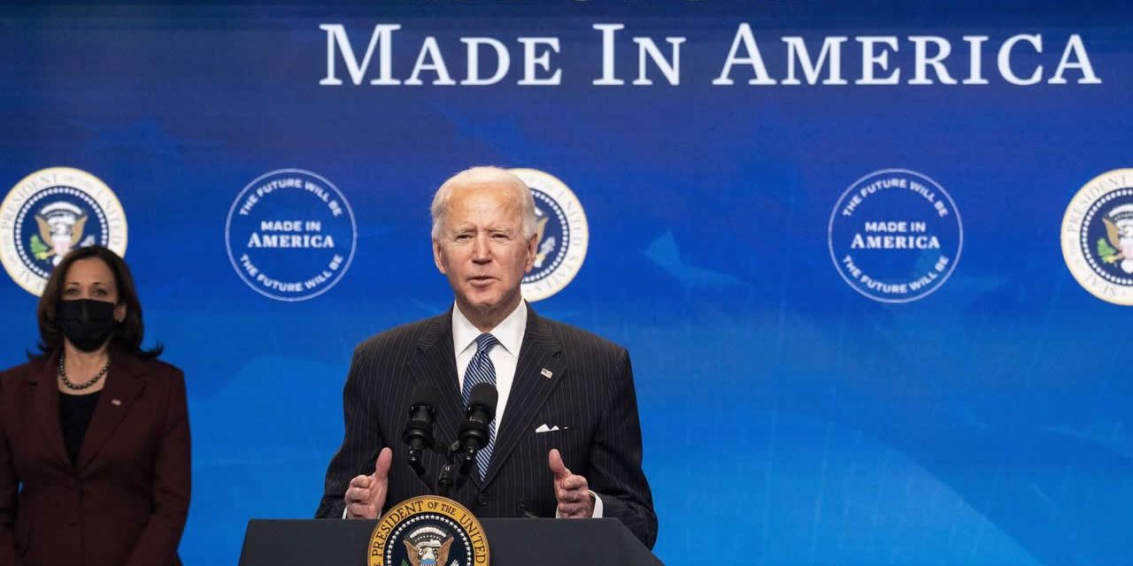 Biden anunță noi reguli pentru achizițiile federale care urmează să fie considerate „Made în America”