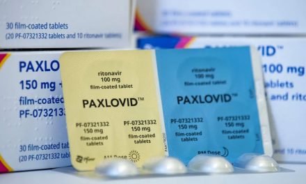 Pfizer a recunoscut că medicamentul său antiviral Paxlovid are rezultate negative în anumite situații