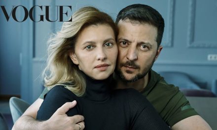Țara arde și baba se piaptănă; Soții Zelenski se pozează în Vogue