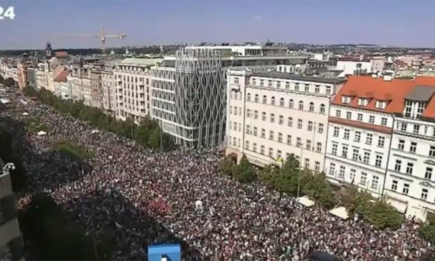 Cehia în primul rând! Protest maisv la Praga împotriva guvernului, UE și NATO