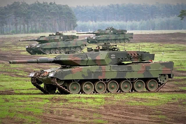 Tancuri Leopard în Ucraina: Germania spune nu, Polonia spune da
