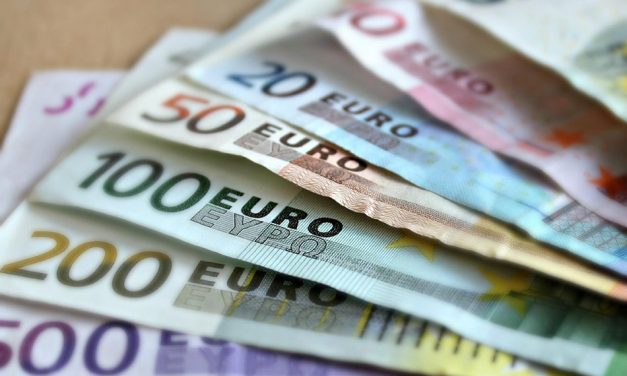 Croații, panicați de creșterea prețurilor după adoptarea monedei euro
